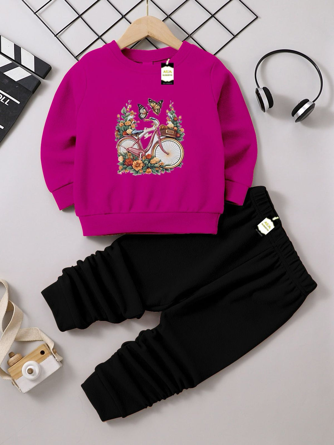 Sweatshirts & trousers