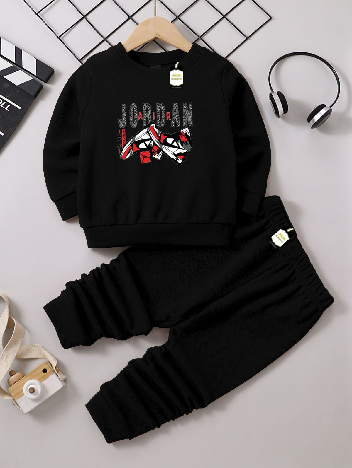 Sweatshirts & trousers